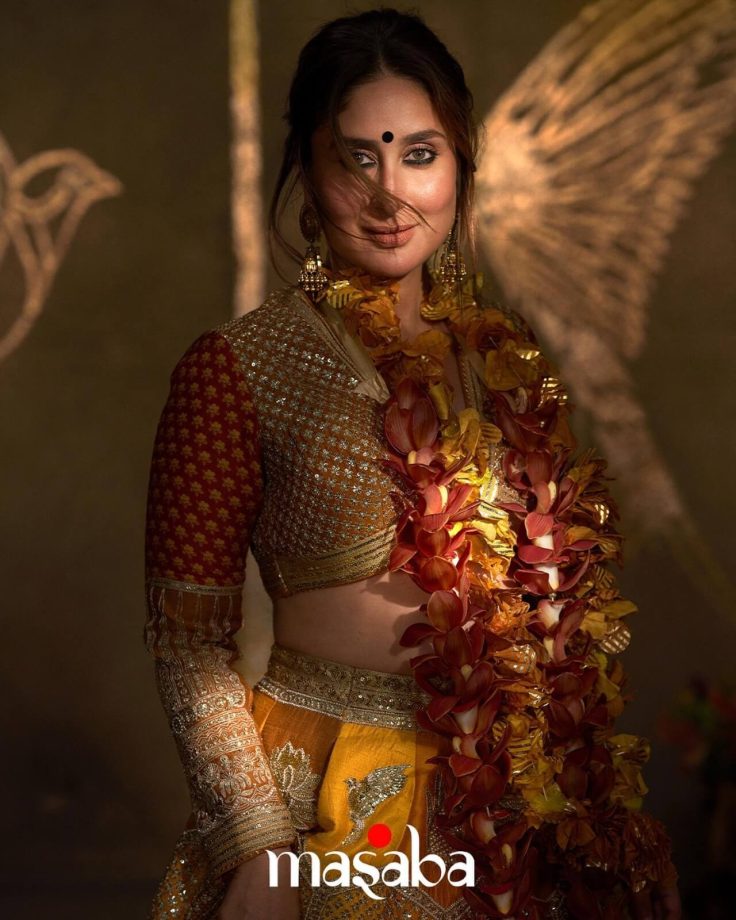 Kareena Kapoor is beauty to behold in designer heavy motif lehenga [Photos] 862810