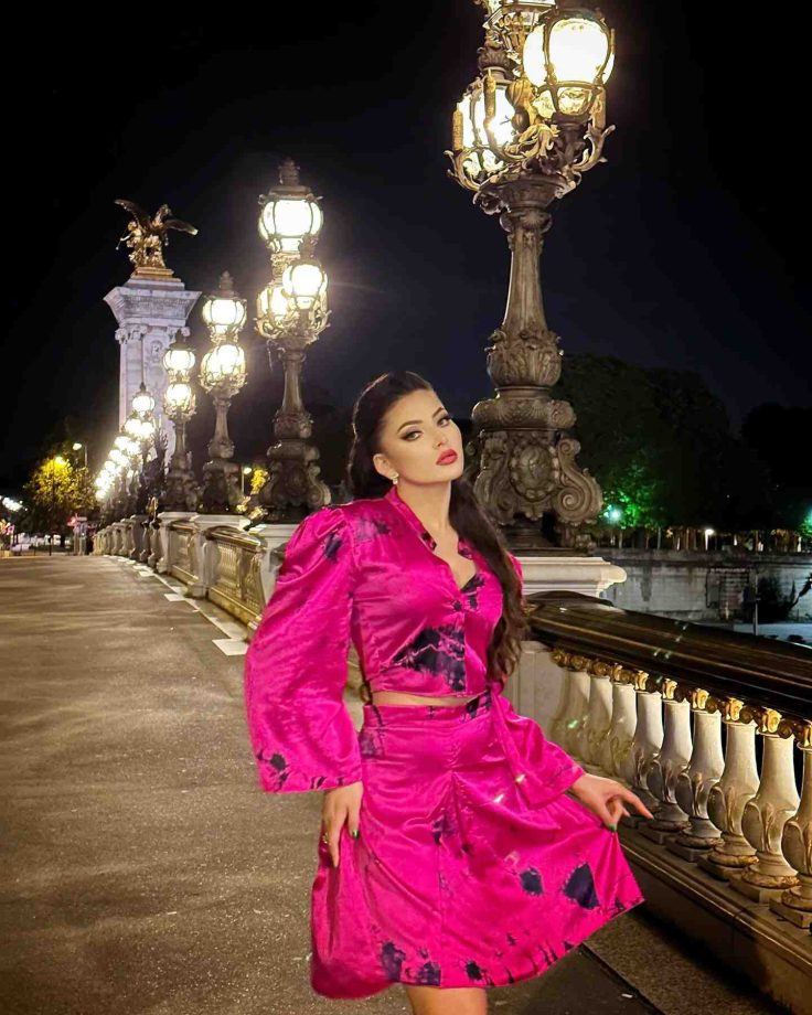 Khushi Kapoor, Athiya Shetty, Urvashi Rautela, And Kanika Kapoor Are All Glamour For Paris Fashion Week 2023 [Photos] 858053