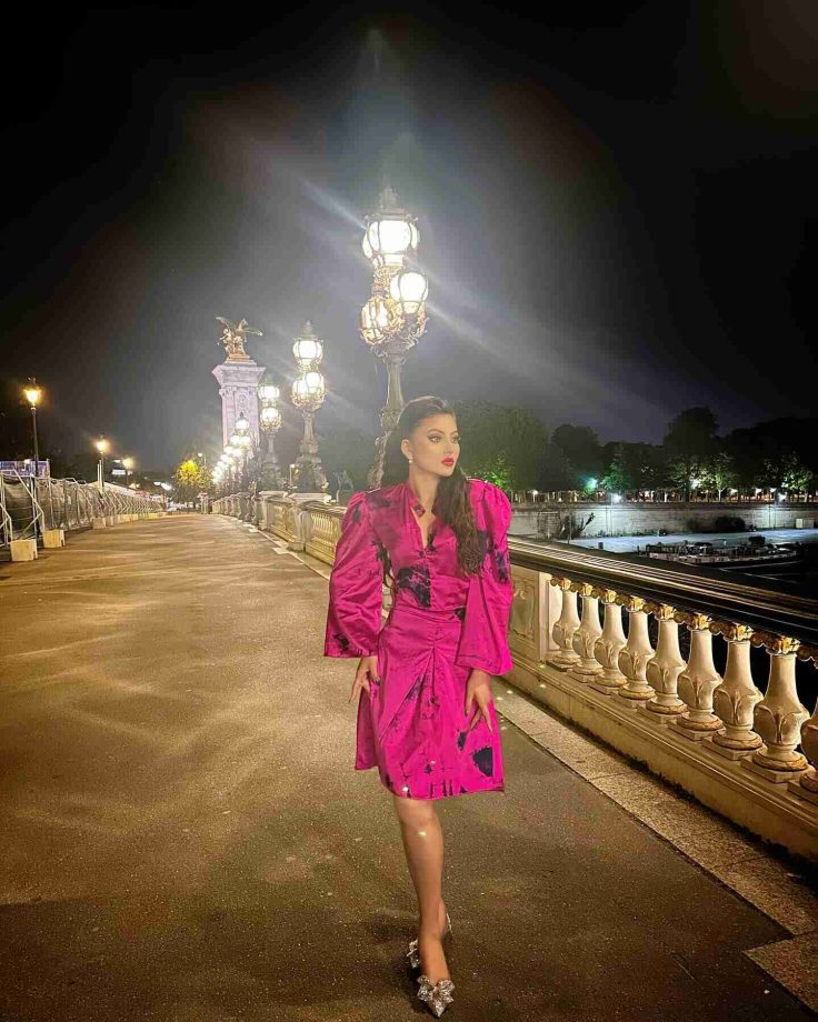 Khushi Kapoor, Athiya Shetty, Urvashi Rautela, And Kanika Kapoor Are All Glamour For Paris Fashion Week 2023 [Photos] 858054