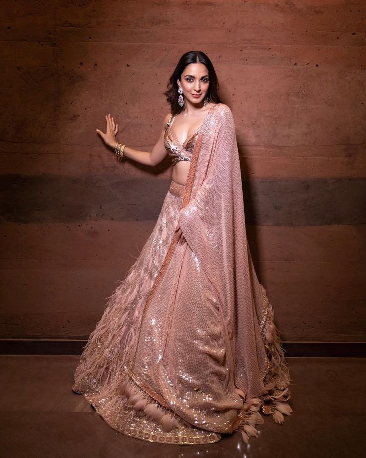 Master the art of bridal lehenga poses! Deepika Padukone, Kiara Advani & Alia Bhatt’s show how 860028