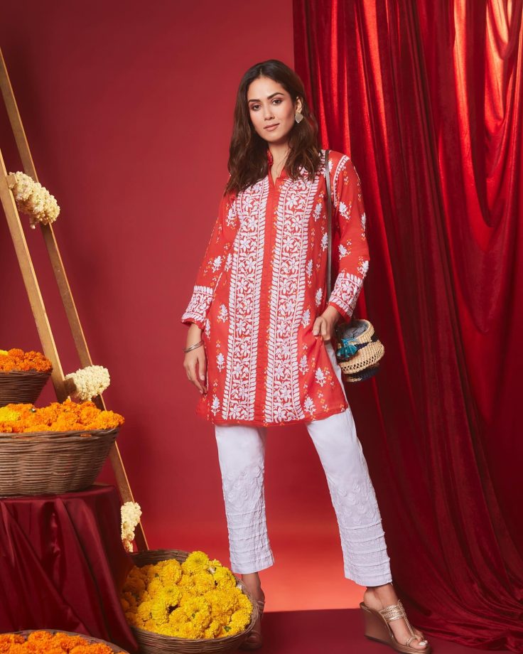 Mira Rajput's Chikankari Kurti Collection Can Be Your Go-to Pick, Take Cues 861612