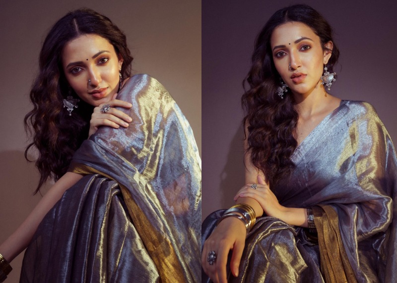 Neha Shetty Shines In Silver Metallic Saree With Nude Lipstick, See Photos 864641