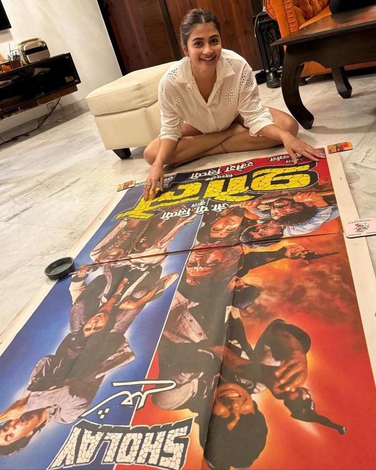 Nostalgia on heights! Pooja Hegde finds out iconic 'Sholay' poster, Checkout 860699