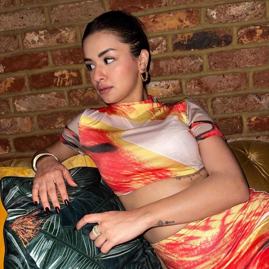 [Photos] Avneet Kaur explores London nights in abstract print co ord set 863244
