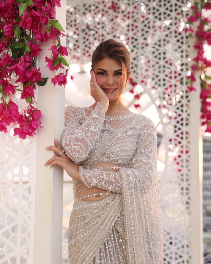 [Photos] Jacqueliene Fernandez, Nora Fatehi & Shraddha Kapoor look divine in designer sarees 857917