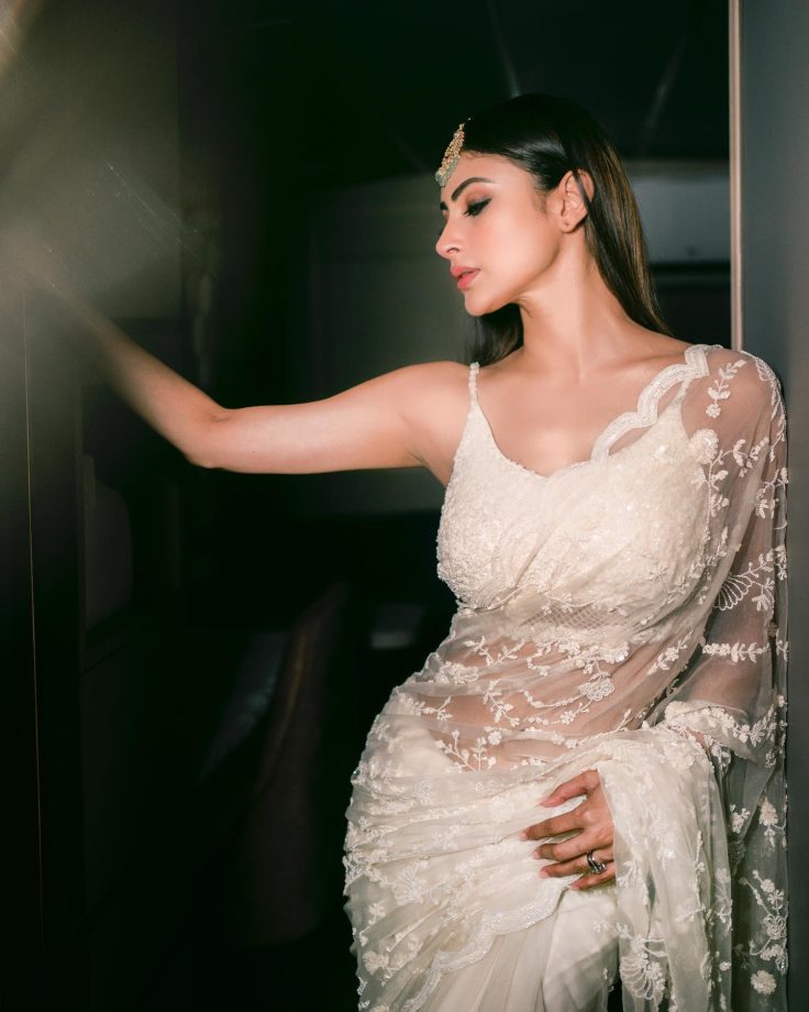 [Photos] Mouni Roy Slays In Modern-Day White Sarees And Sultry Blouse Design, Take Cues 858518