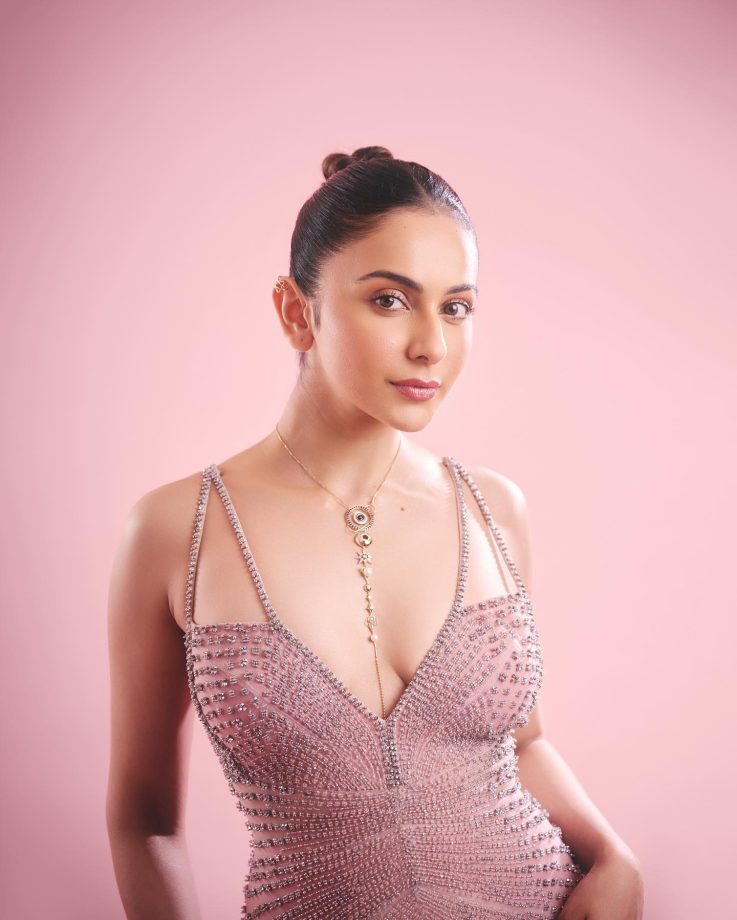 Rakul Preet Singh owns ‘barbiecore’ in deep plunging pink sequinned gown [Photos] 863519