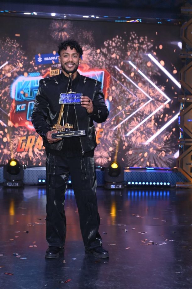 Rapper and Singer Dino James lifts the coveted trophy of COLORS' 'Khatron Ke Khiladi 13' 861566