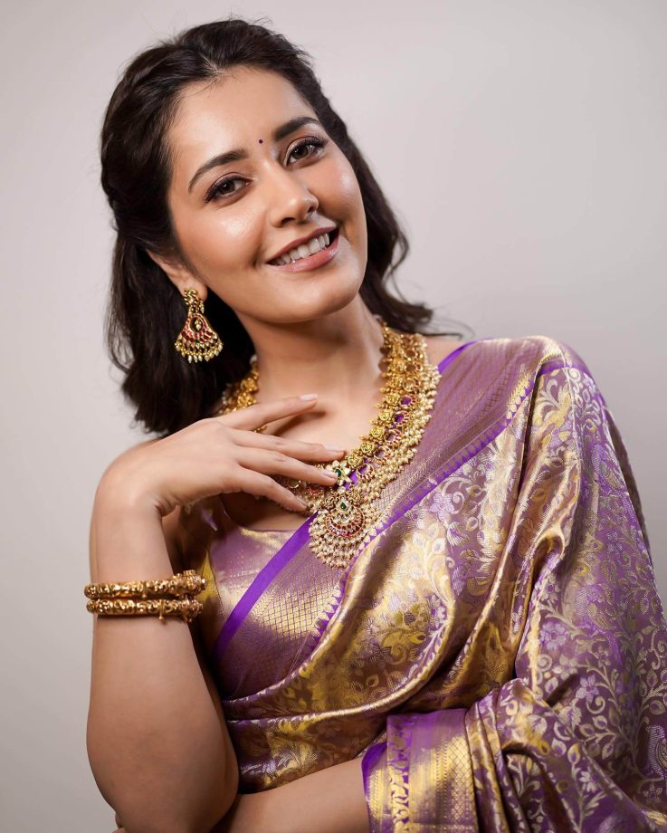 Rashmika Mandanna And Raashi Khanna Show Their Simplicity In Saree With Necklace Set 857717