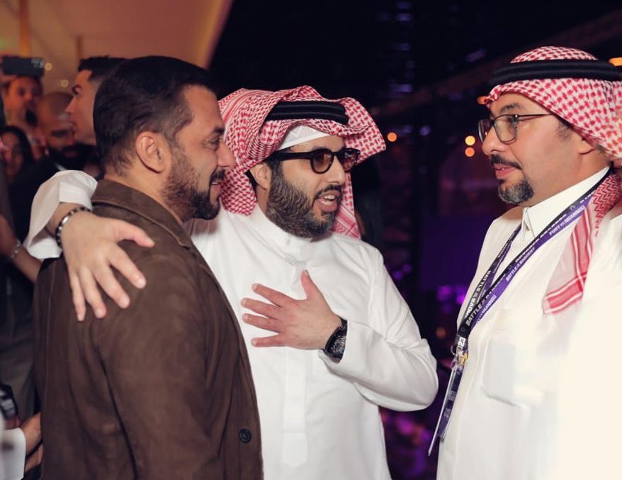 Salman Khan shares candid moment with his friend from Saudi Arabia, says ‘my brother’ 865623