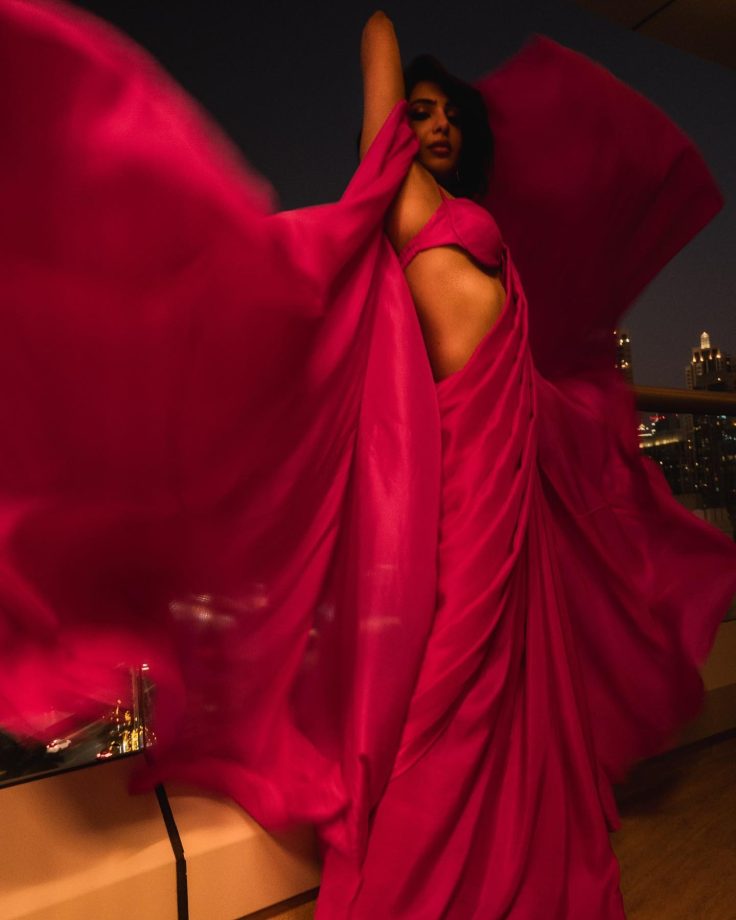 Samantha Ruth Prabhu Ablaze Internet In Pink Satin Saree, Flaunts Jaw-dropping Curves 860213