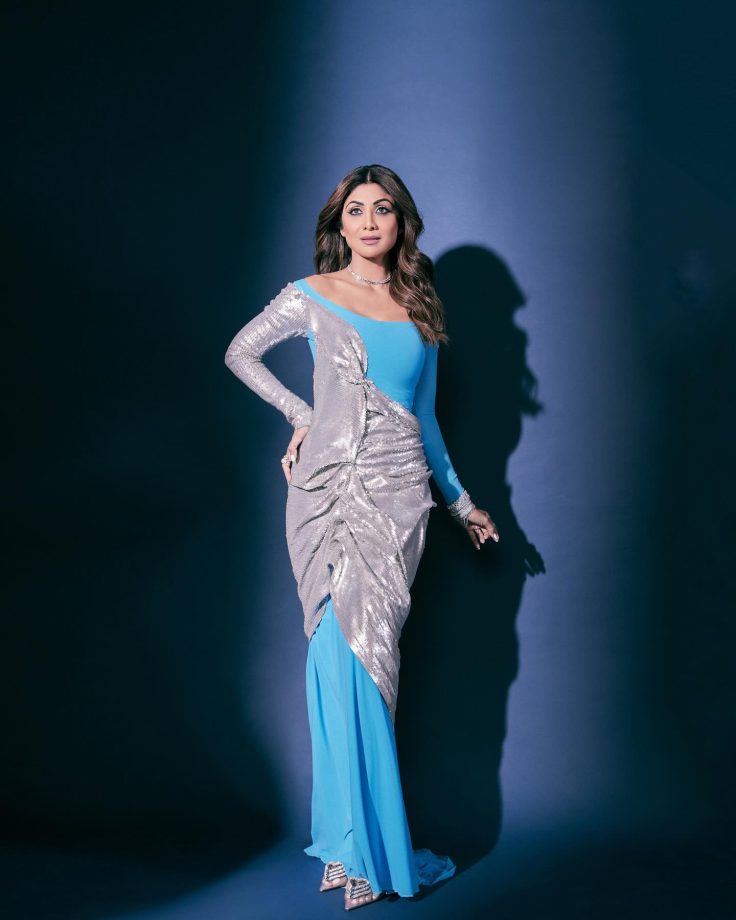 Shilpa Shetty's Gown Fashion Collection Is All 'Glittery' And 'Glamourous' [Photos] 859164