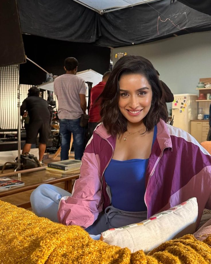 Shraddha Kapoor Blooms In Top, Jeans And Jacket, See BTS Photos 860591