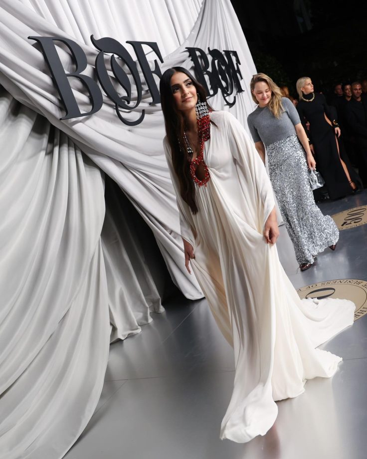 Sonam Kapoor Shows Her Divine-ness In White Plunge-neck Gown At BOF2023, See Photos 857358