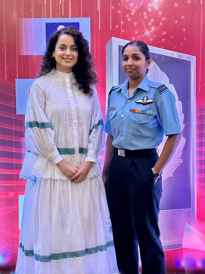 Tejas Gill aka Kangana Ranaut in conversation with first and only woman Rafale fighter pilot Flight Lieutenant Shivangi Singh 860219