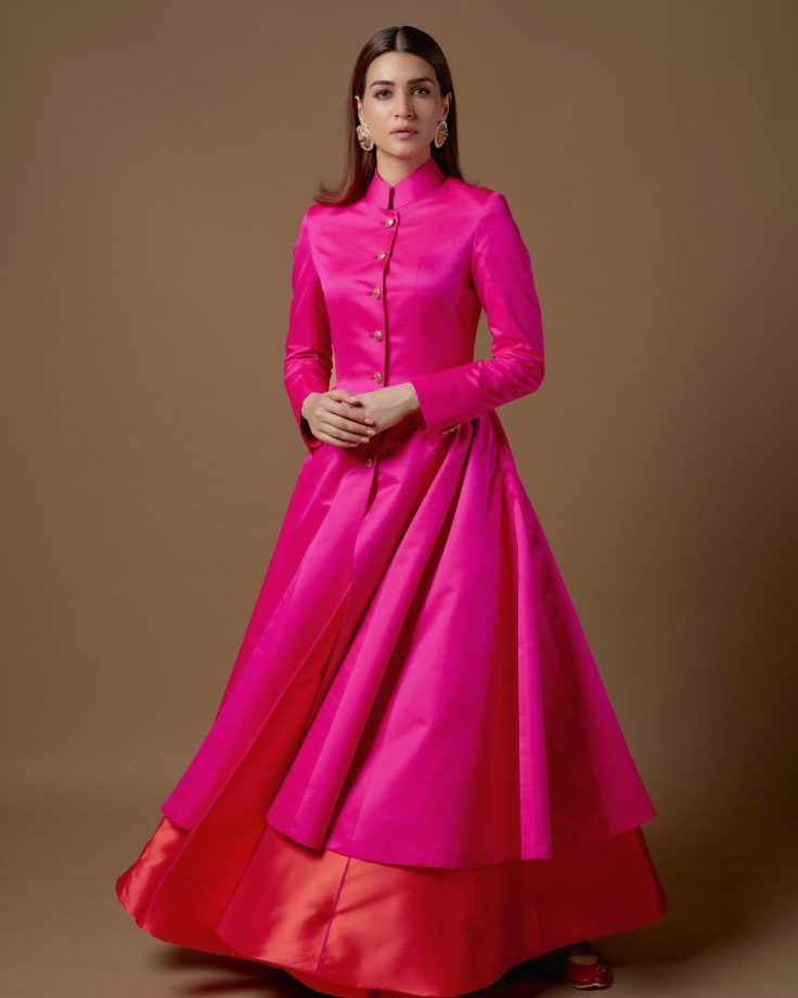 Traditional Fashion For Women: Kriti Sanon is turning chapters in rani pink Anarkali suit 863494