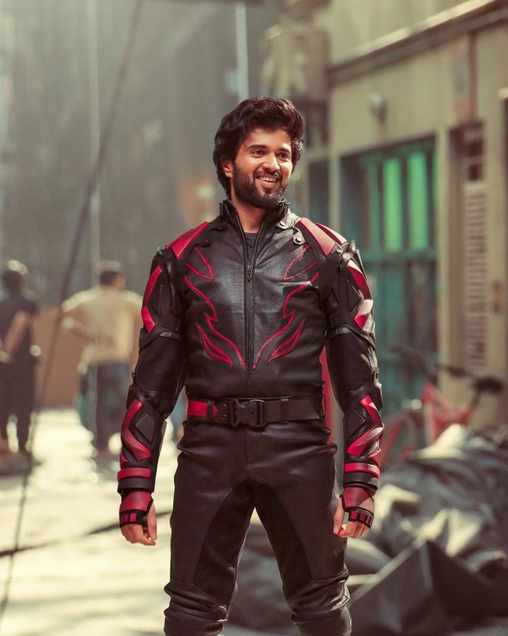 Vijay Deverakonda Turns Superman In Cosplay Costume, Shares 'Unseen' Photos From Shoot 865260