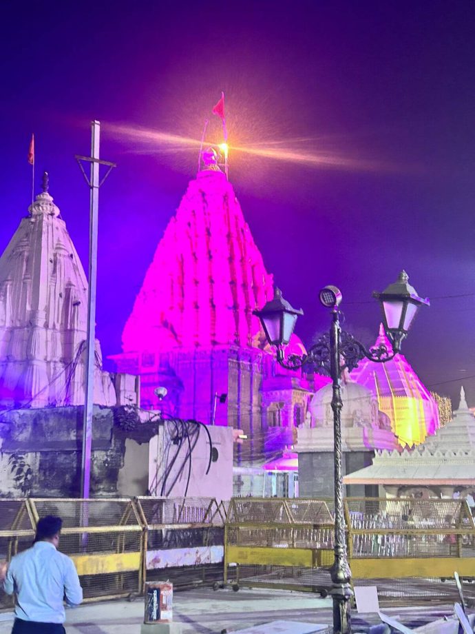 '12th Fail' team reaches Ujjain to seek blessings of Mahakaleshwar and celebrate the success of this Vidhu Vinod Chopra's master piece 866062