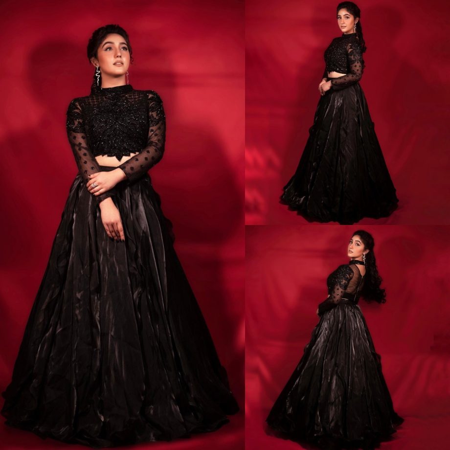Avneet Kaur, Ashnoor Kaur And Anushka Sen Look 'Wow' In Black Outfit, Take A Look 870834
