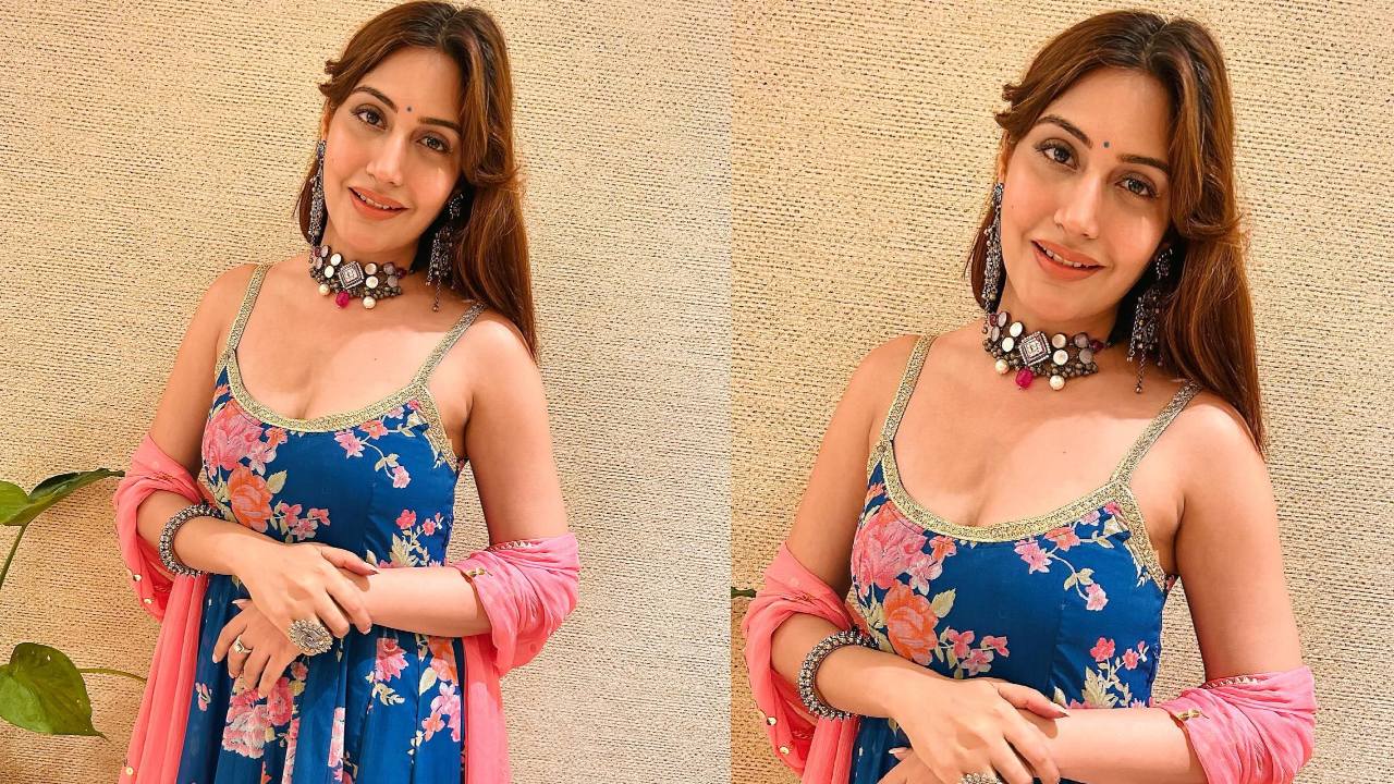 Cues To Get 'Oh-so-breathtaking' Look In Floral Salwar Suit Like Surbhi Chandna 868959