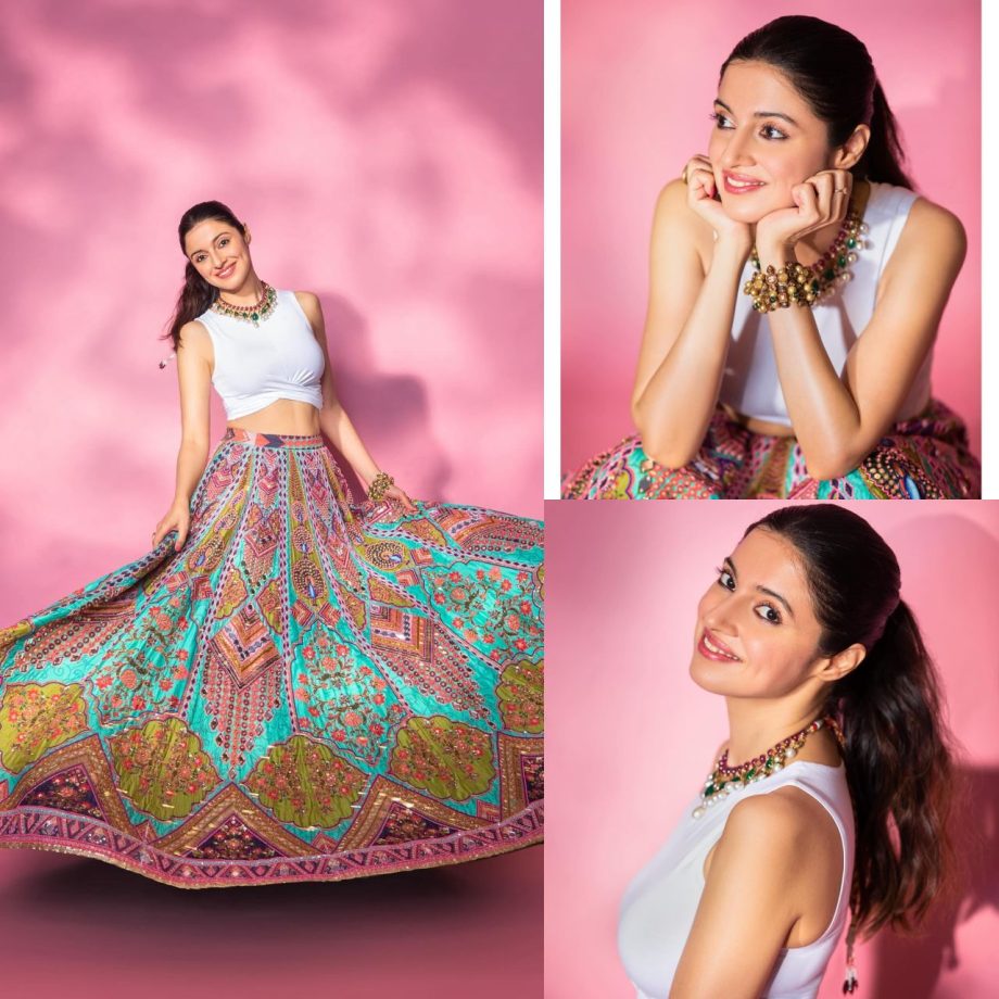 Divya Khosla Kumar Goes Trendy In Crop Top And Embellished Skirt, See Here 870851