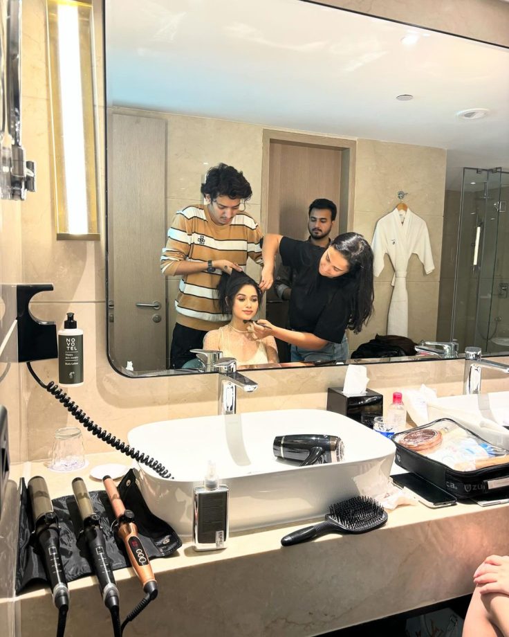 Family Time To Mirror Selfie: Insider Jannat Zubair's November Dump 870716