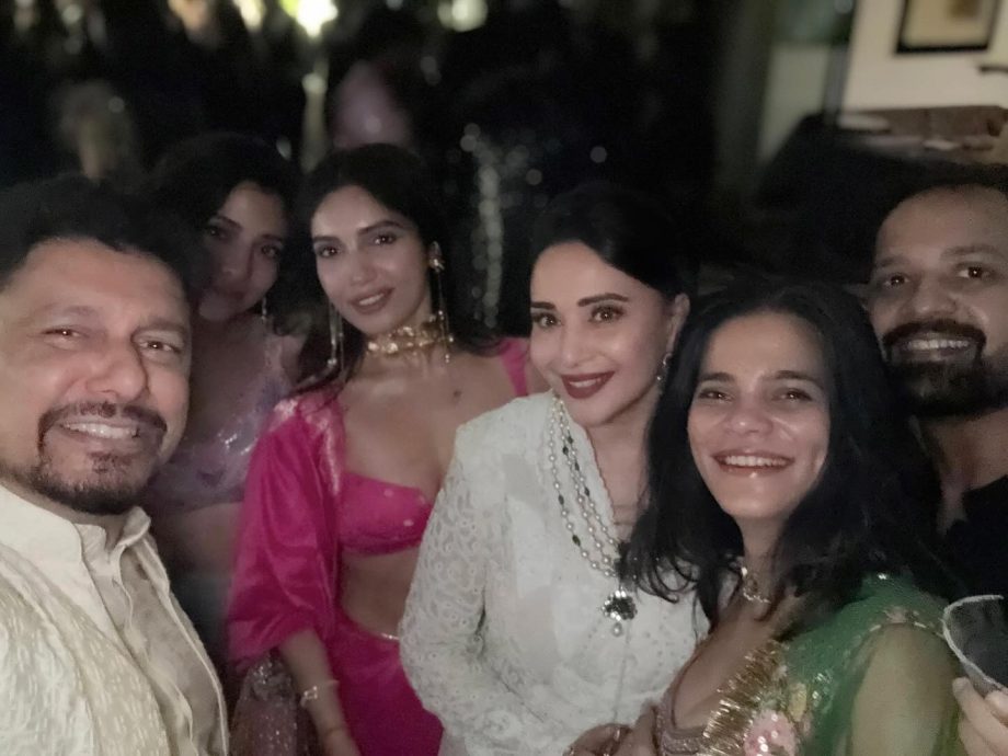 Madhuri Dixit poses along with Vicky Kaushal, Katrina Kaif, Kiara Advani, Sidharth Malhotra, Ananya Panday, shares glimpses of star-studded Diwali party 868551