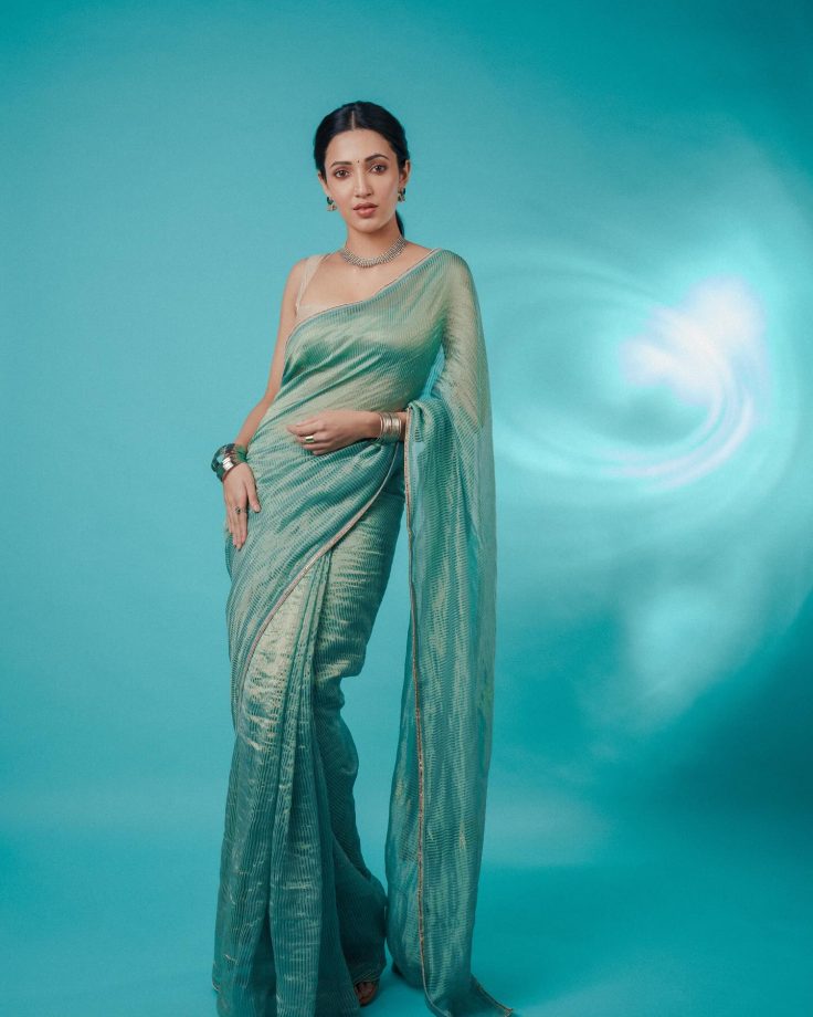 Neha Shetty Channels Inner Charm In Teal Blue Saree With Oxidised Jewels, See Photos 866136
