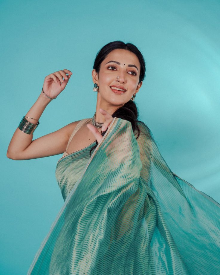 Neha Shetty Channels Inner Charm In Teal Blue Saree With Oxidised Jewels, See Photos 866138
