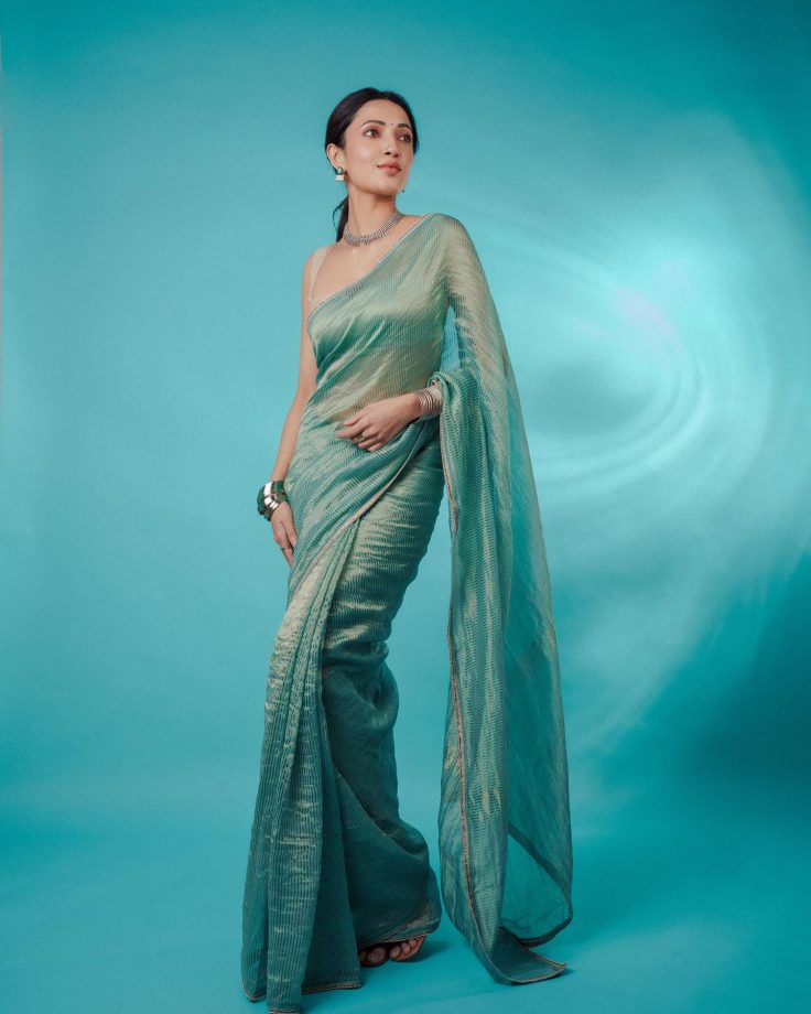 Neha Shetty Channels Inner Charm In Teal Blue Saree With Oxidised Jewels, See Photos 866135