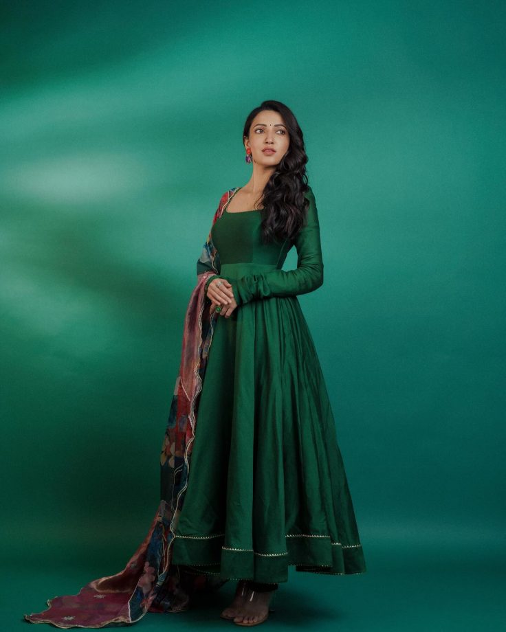 Neha Shetty turns muse in lush green Anarkali suit [Photos] 867160