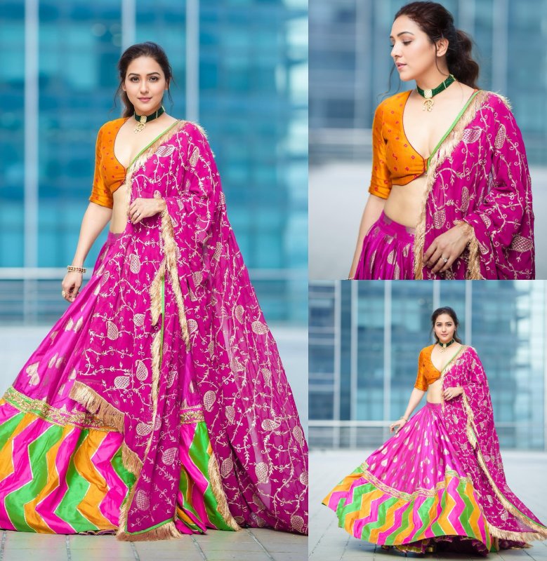 Shakti Mohan, Neeti Mohan & Shirley Setia Embrace 'Phuljhadi' Vibes In Ethnic Outfits 868563