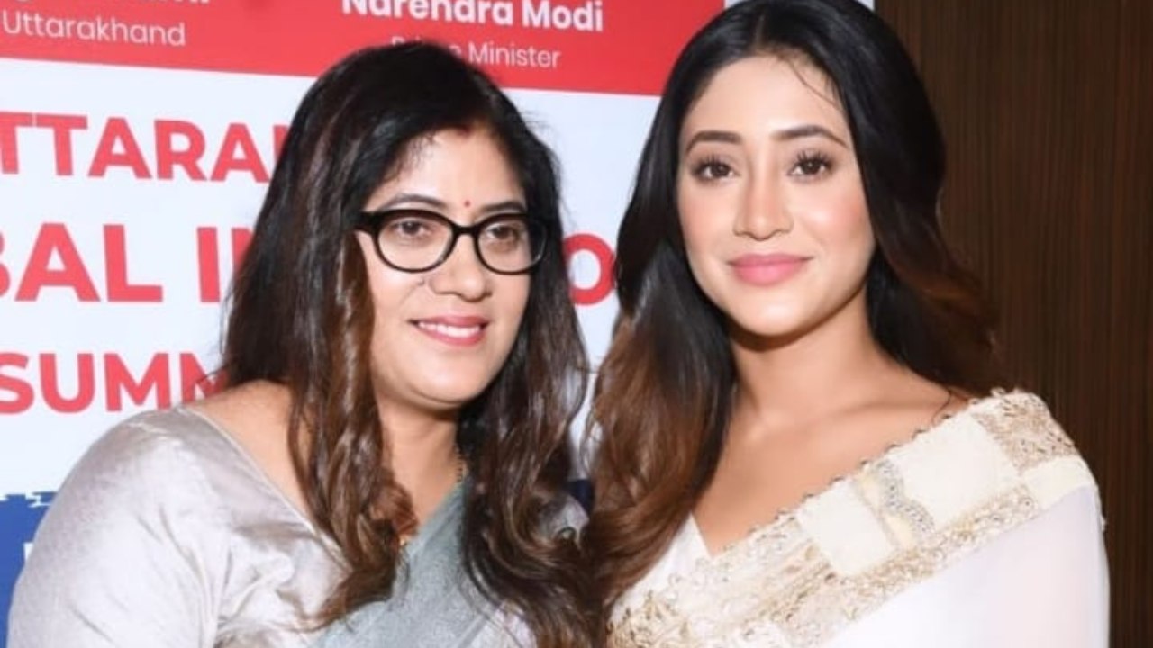 Shivangi Joshi Poses With Her Mother; Lures Fans With A Throwback Pic As A Child