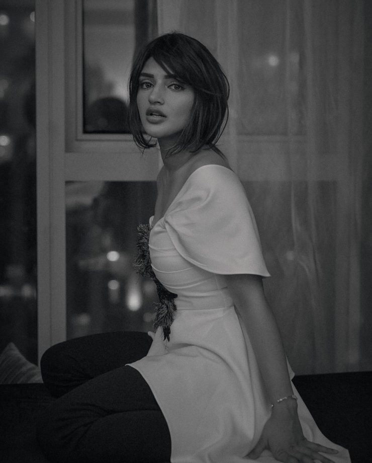 Sreeleela Goes Candid Posing In Monochromatic Set, Check Out  870652