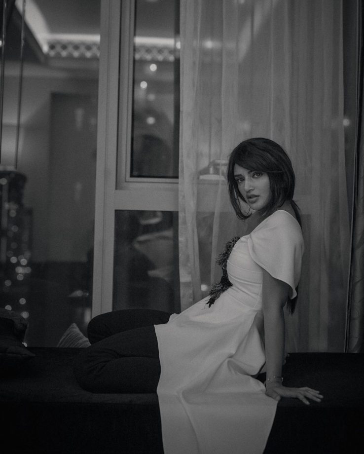 Sreeleela Goes Candid Posing In Monochromatic Set, Check Out  870653