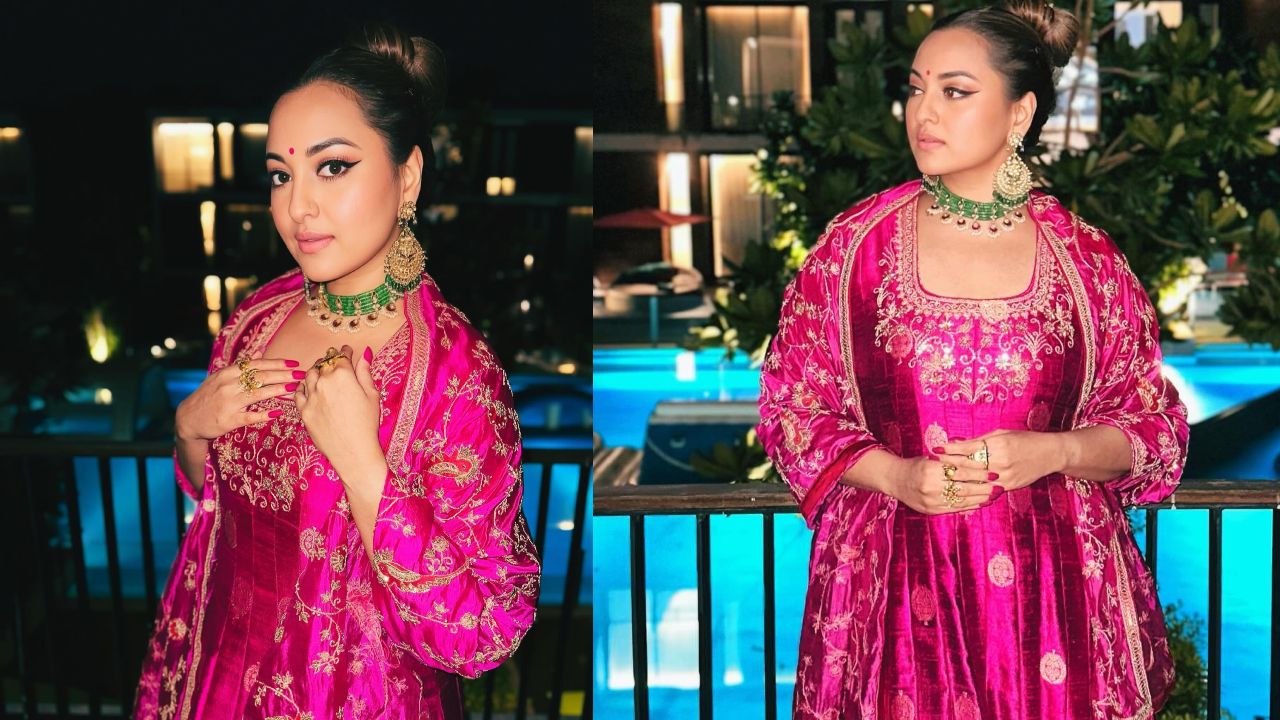 Steal Hearts This Wedding Season Like Sonakshi Sinha In Pink Anarkali With Green Necklace