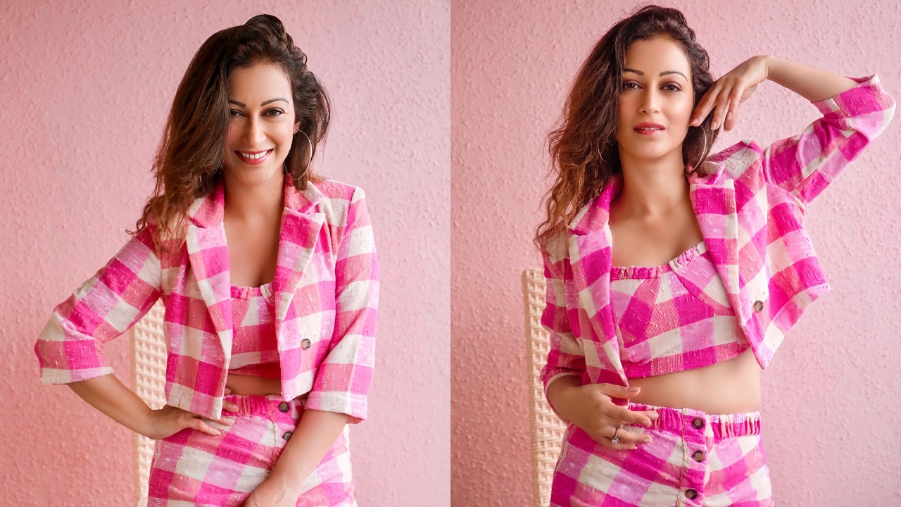 Stunning! TMKOC actress Sunayana Fozdar turns all playful in pink checkered co ord set 870719