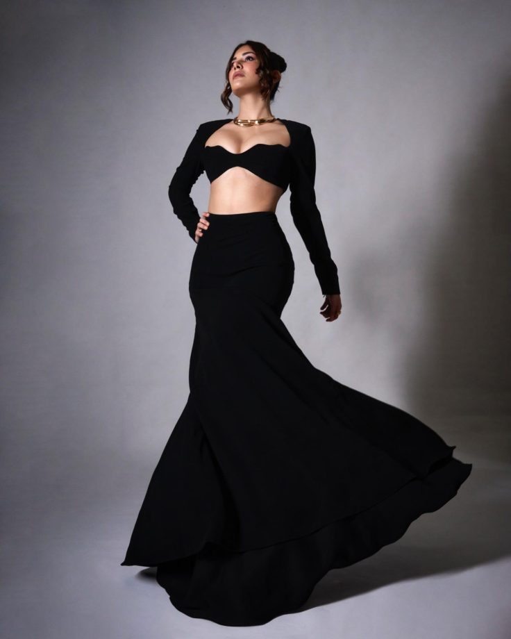Amyra Dastur Looks 'Too Hot' In Black Bralette And Fishtail Skirt 873036