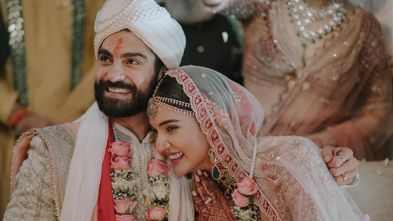 Congratulations! Mukti Mohan Ties Knot With Actor Kunal Thakur, See Dreamy Photos