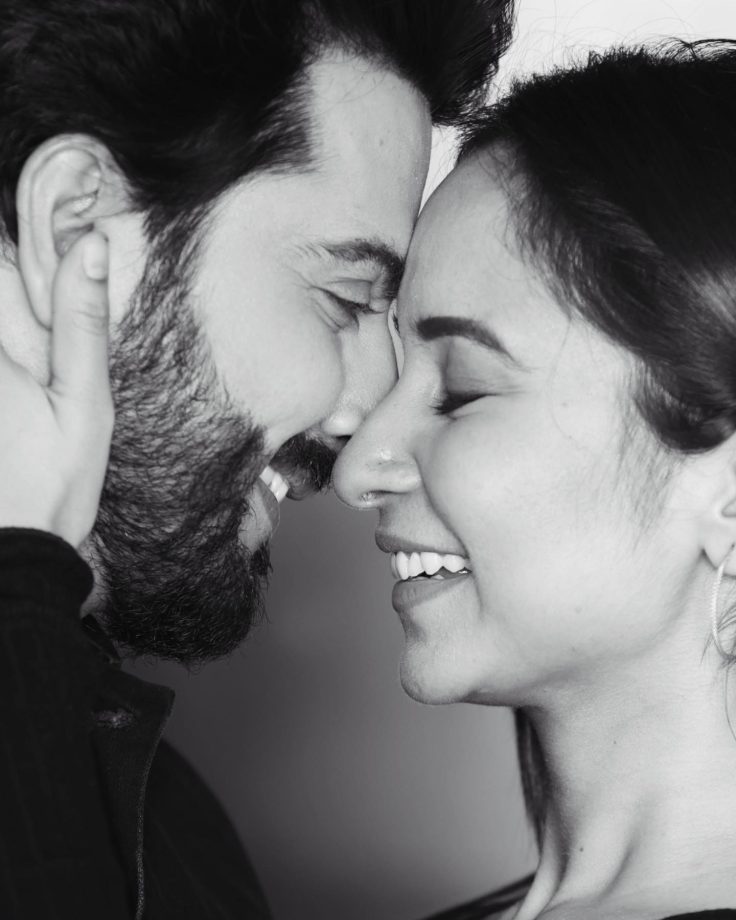 Couple Goals: Dheeraj Dhoopar and Vinny Arora go mushy in latest photoshoot 874551