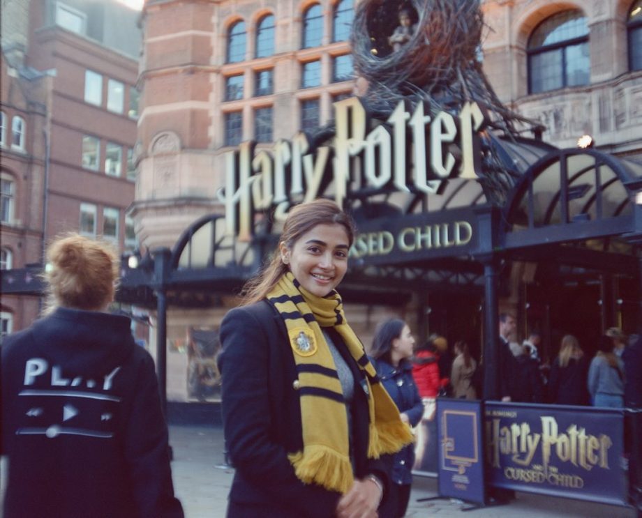 Did you know Pooja Hegde is a big time Harry Potter fan? Here’s proof 872394