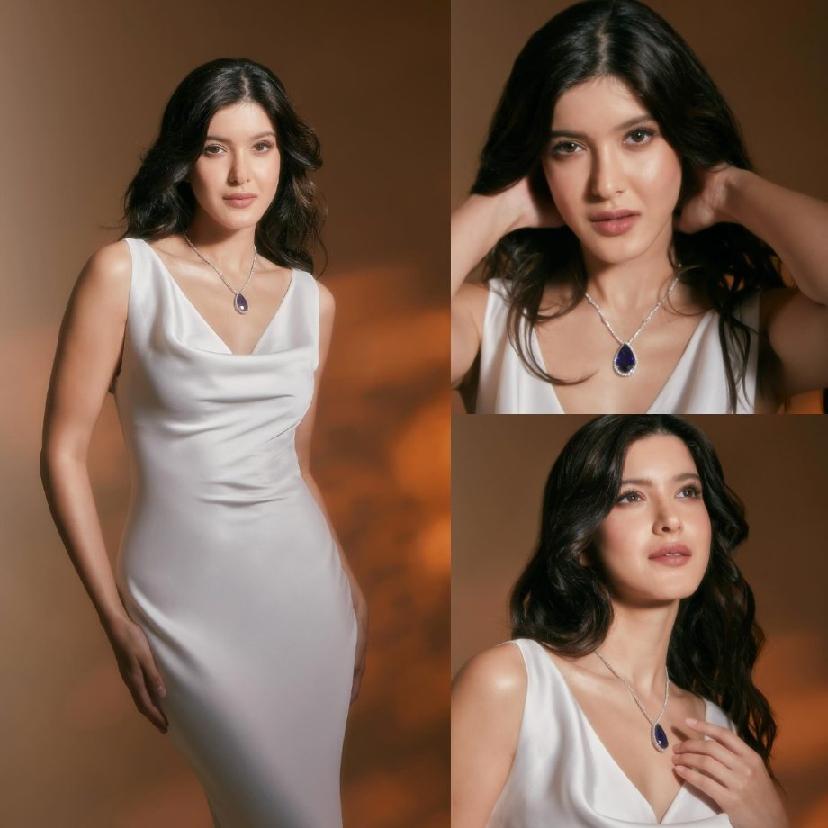 Divine! Shanaya Kapoor turns dreamy in pristine white gown 872559