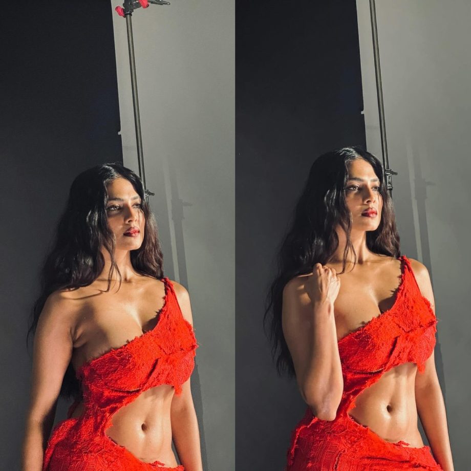 Malavika Mohanan is sensuality personified in red cutout dress, see photos 875256