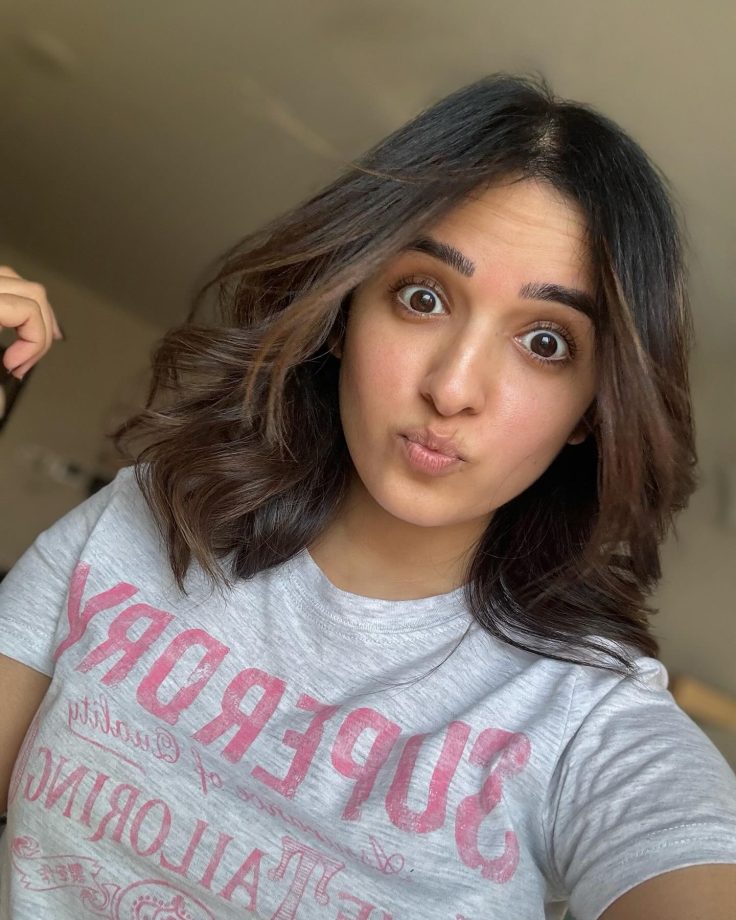 Natural Beauties! Shirley Setia and Dhvani Bhanushali ditch makeup for the day, take cues [Photos] 871622