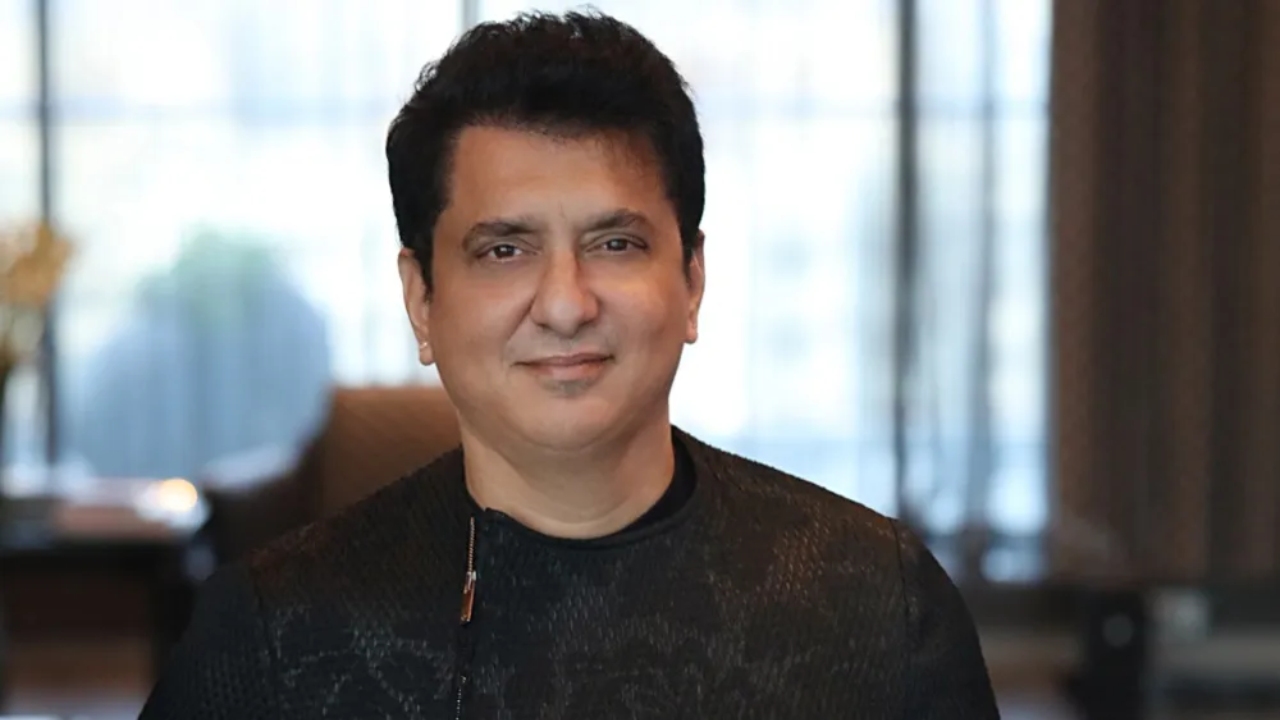 Sajid Nadiadwala inaugurated the 20th edition of the UpperCrust Food & Wine Show as a chief guest! Pictures surface!
