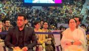 Superstar Salman Khan inaugrated the 29th Kolkata International Film Festival! Lighten up the lamp at the festival! 872272