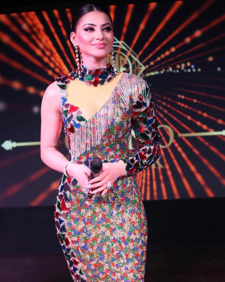 Urvashi Rautela Gets Into Spotlight In Colorful Beaded Dress, See Photos 874086