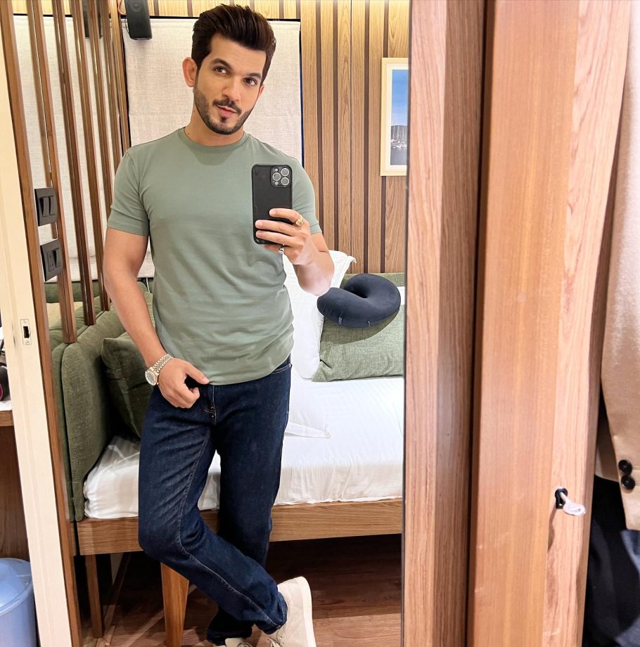 Aesthetic Hallroom-Beautiful Balcony: A Look Into Arjun Bijlani's Lavish Home 879341