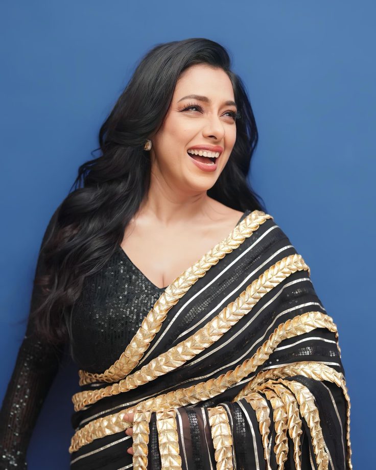 Anupamaa actress Rupali Ganguly turns majestic in black & gold sequinned six yards 876996