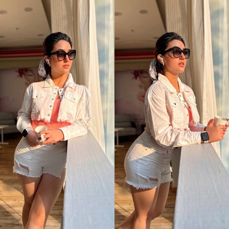 Ashnoor Kaur Looks Super Cool In White Denim-on-denim Style, See Photos 876901